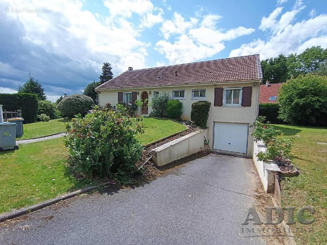 Maison à DAMMARTIN-EN-GOELE