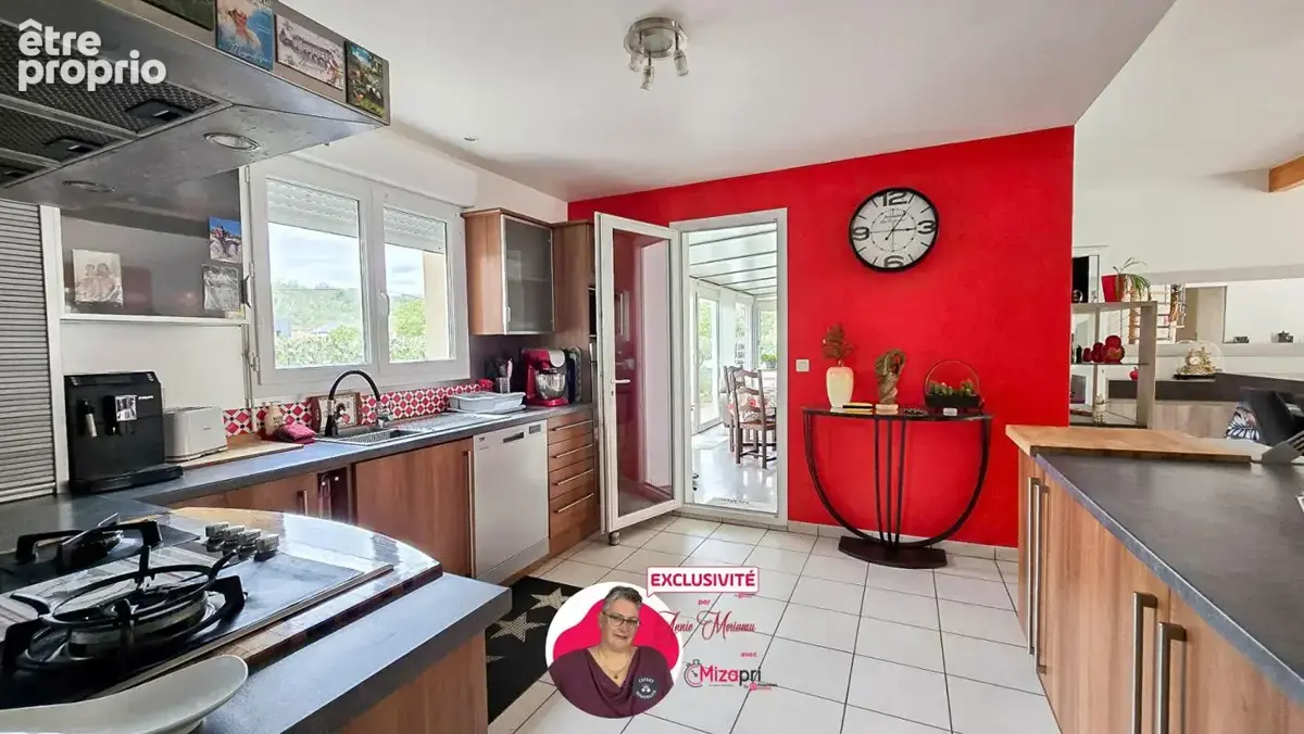 Maison individuelle en plain-pied de 184 m² avec jardin, garage et piscine - photo 7