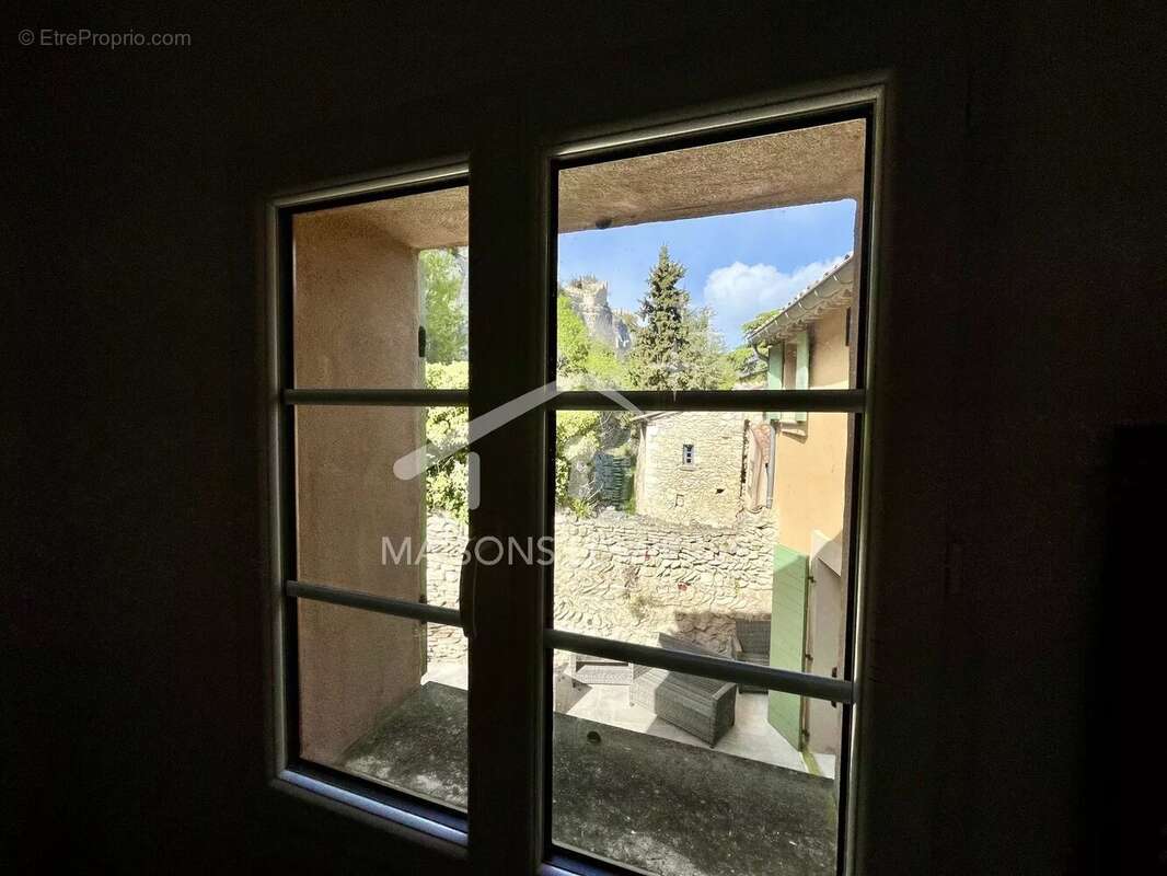 Maison à SAINT-SATURNIN-LES-APT