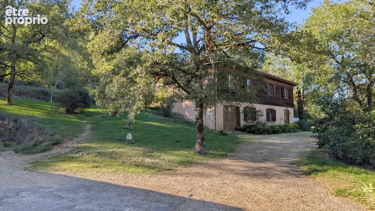 Propriété avec vue, au calme sur plus de 4 hectares - photo 12
