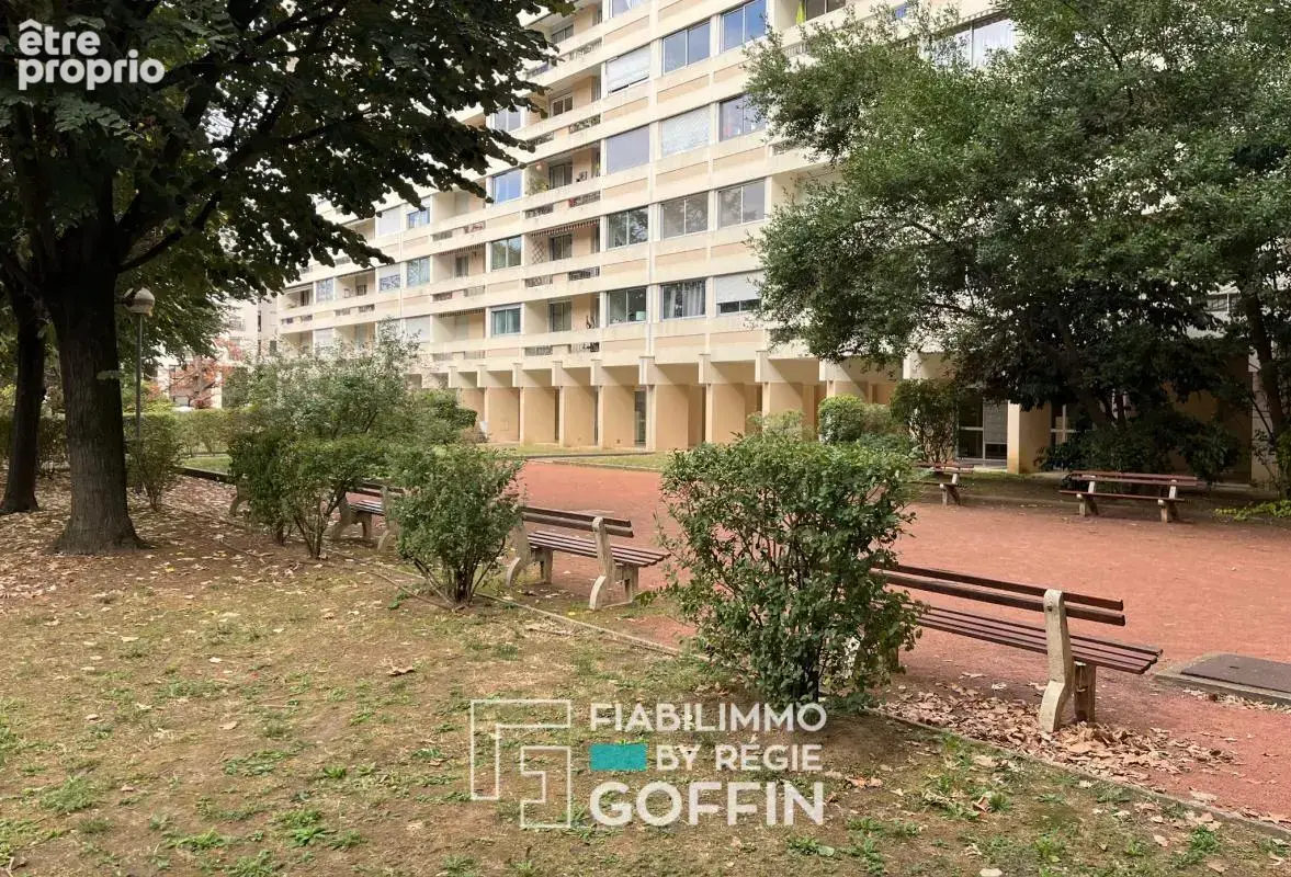Monplaisir   t4 traversant de 89 m2   balcon, parking et cav - photo 14