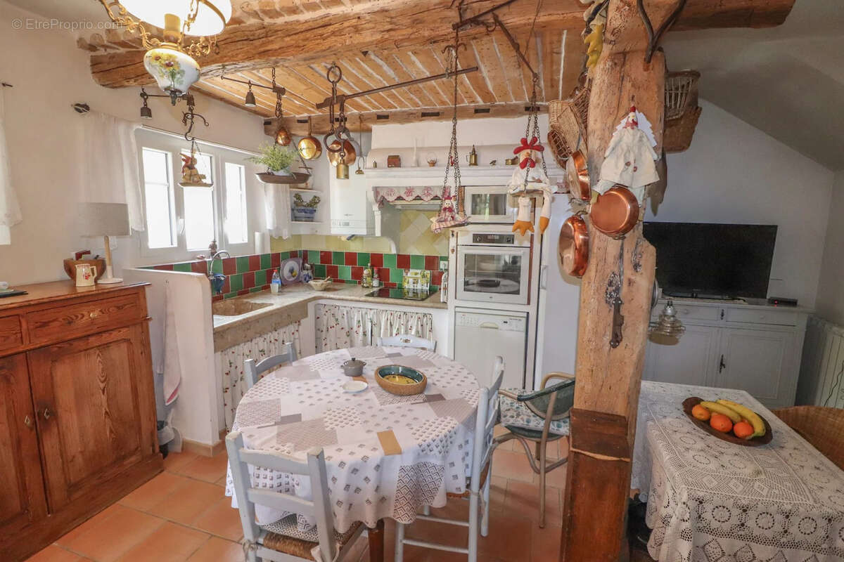 Villa traditionnelle avec piscine et pool house sur 6000m2 - photo 22