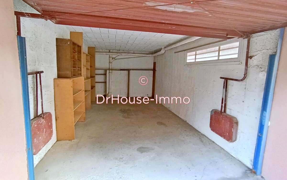 Parking à SAINT-ETIENNE