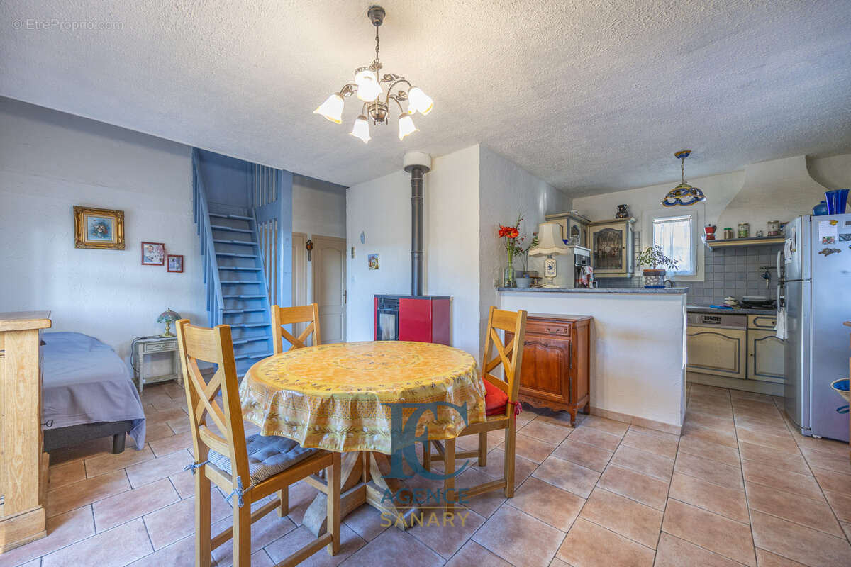 Maison à LE CASTELLET