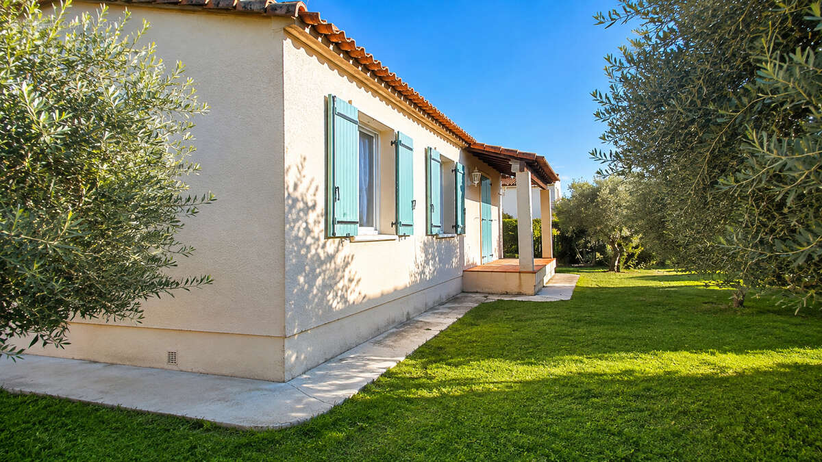 Exclusivité Mallemort Plain-pied, 3 chambres, jardin, garage - photo 3