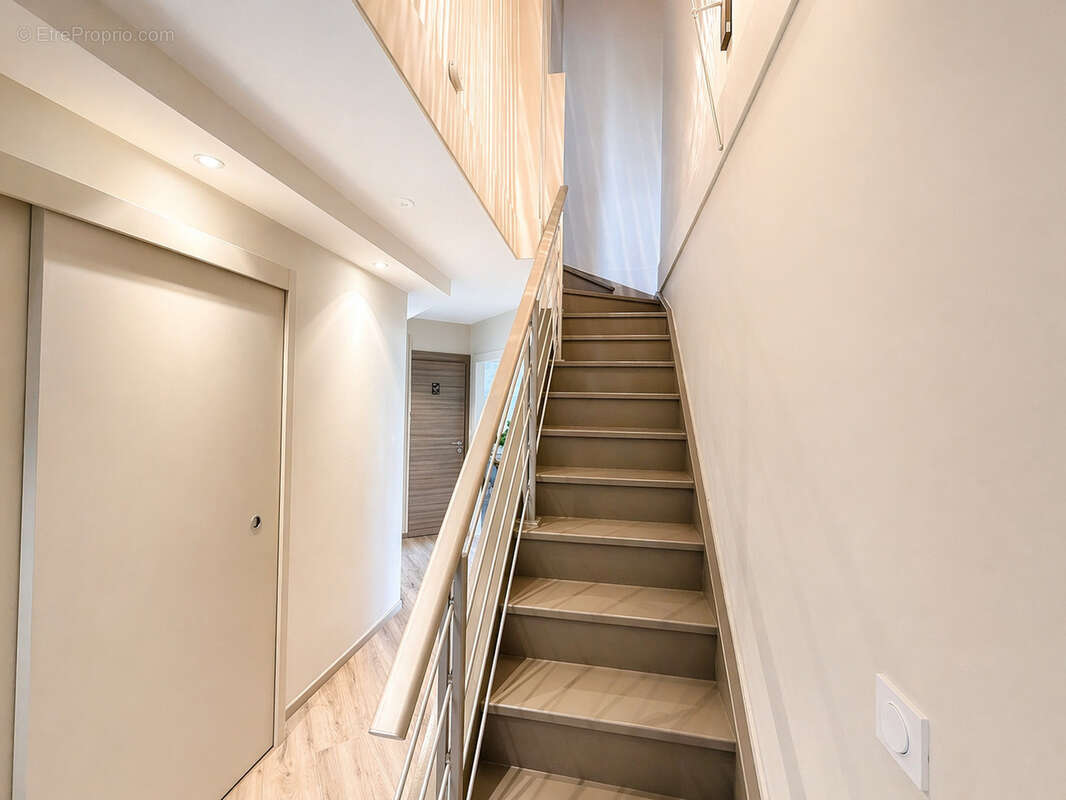 Appartement à VILLY-LE-PELLOUX