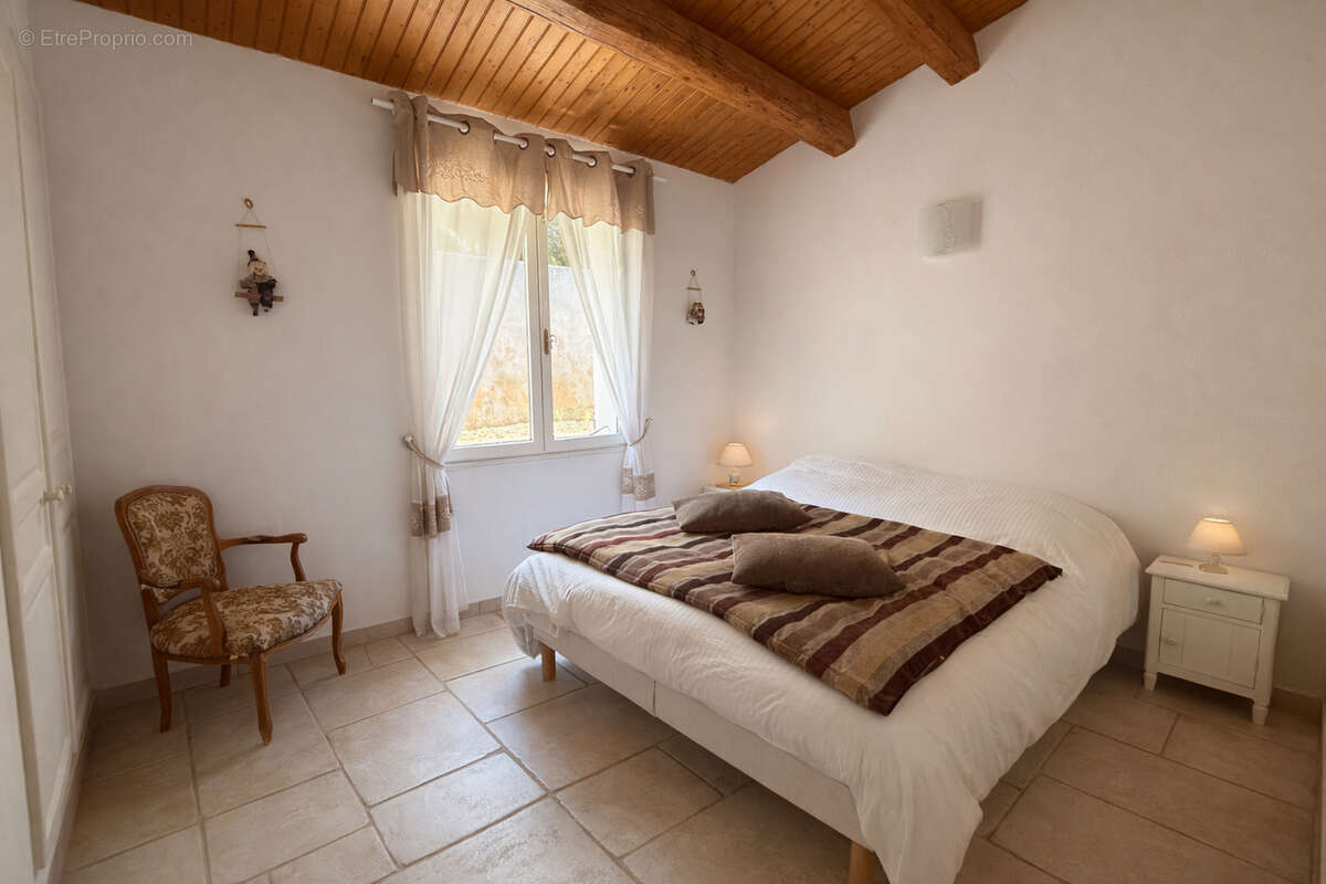 Maison à SOLLIES-TOUCAS