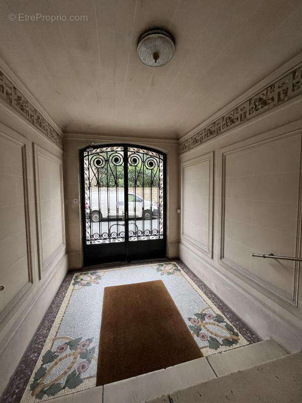 Appartement à COURBEVOIE