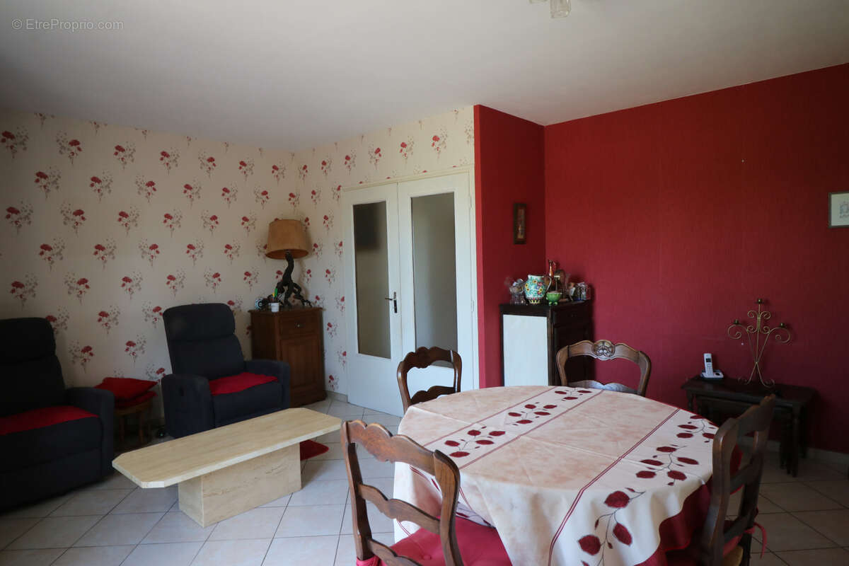 Maison à SAINTES