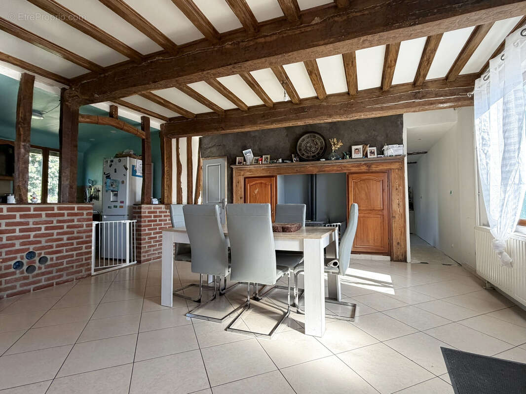 Maison à MOYENNEVILLE