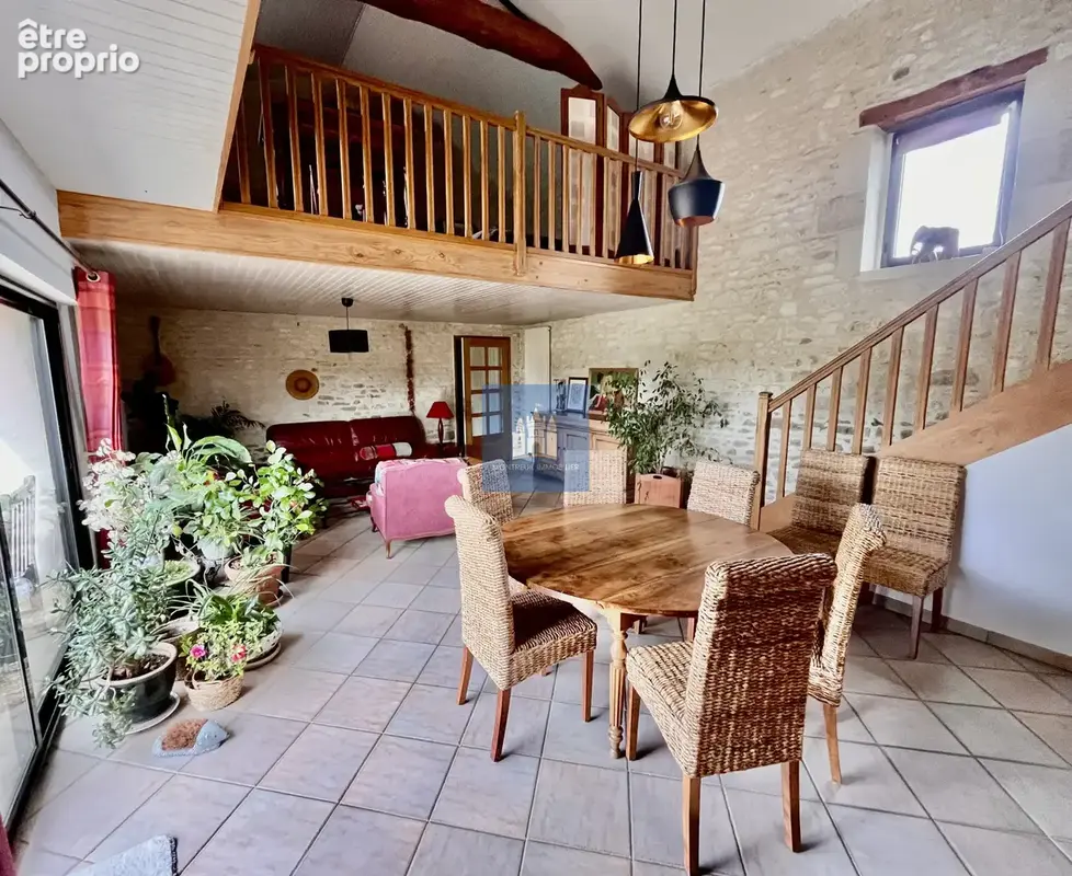 Saint-Martin-de-Sanzay (79) : Belle Longère familiale 3 à 4 CH - photo 5