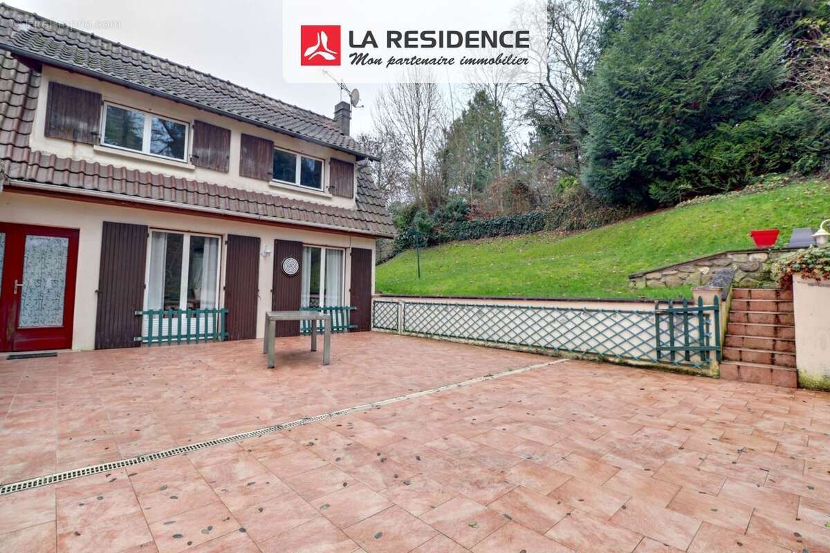 Maison à MAURECOURT