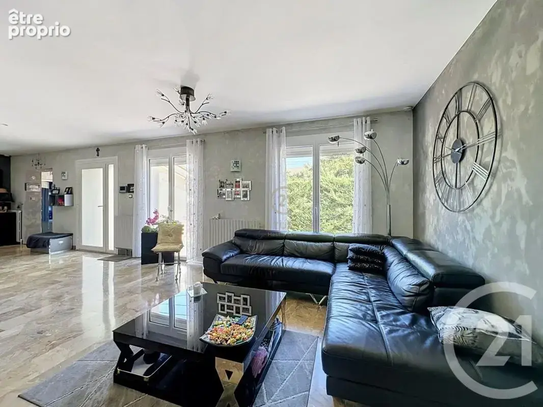 Maison 4 pièces 131 m² à vendre à Grigny (69520) - photo 7