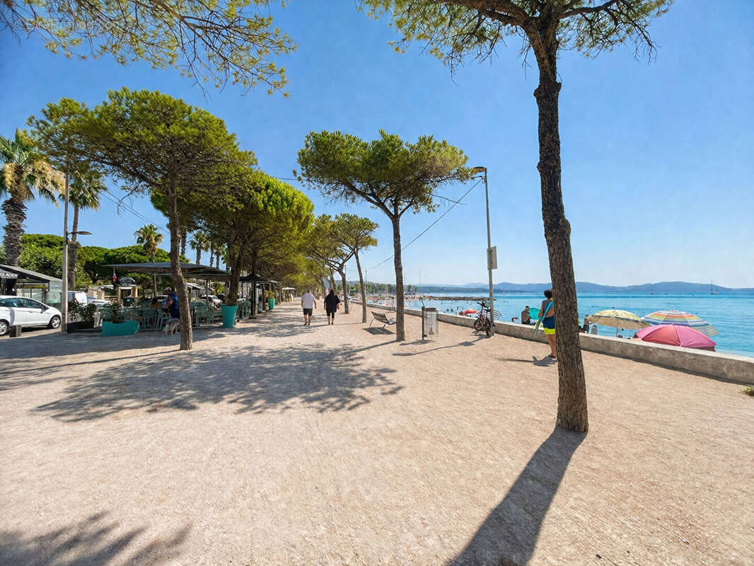 Appartement T3 de 62 m² à 20 mètres de la plage, Emplacement exceptionnel en front de mer - photo 2