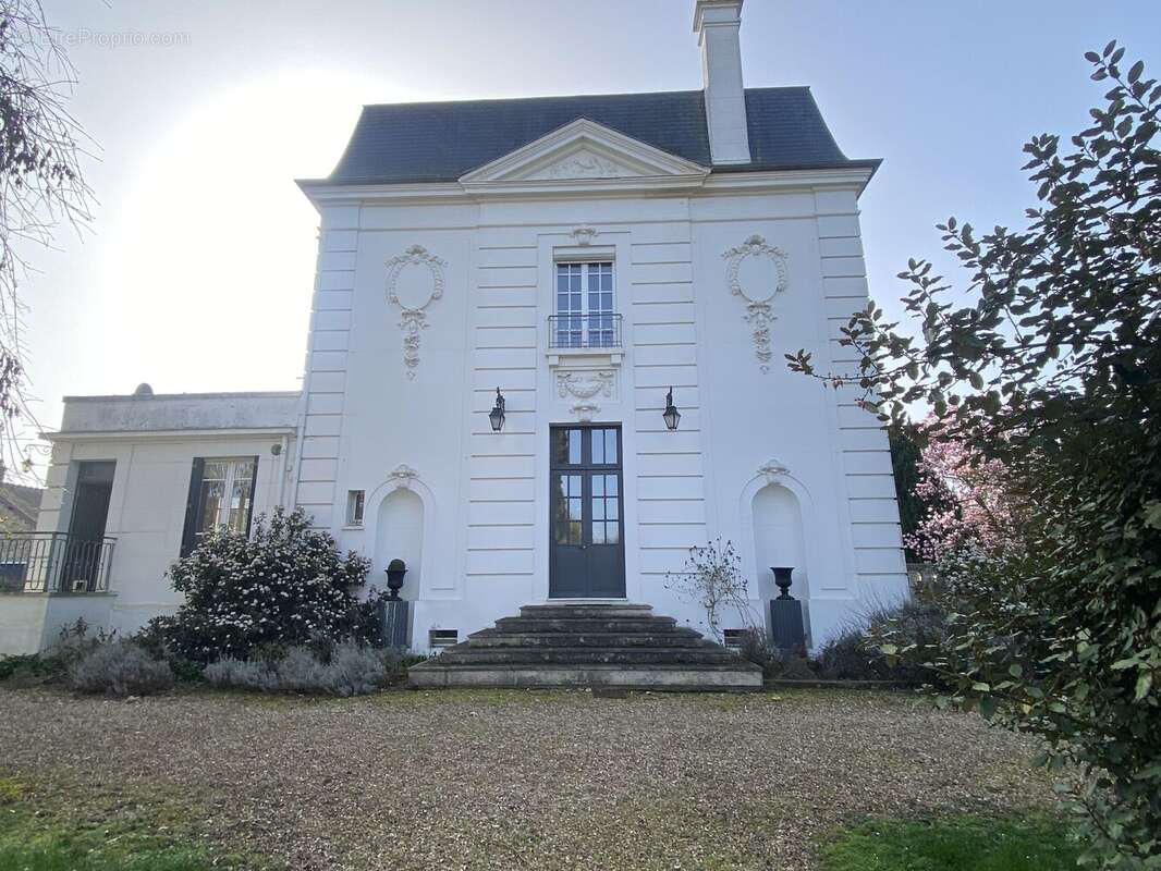 Maison 315 m² à Evreux  - photo 3