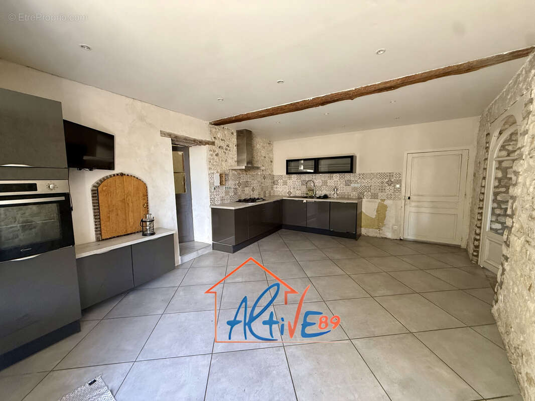 Maison familiale de 187m2 avec 4 chambres et fort potentiel à Bonnard - photo 3