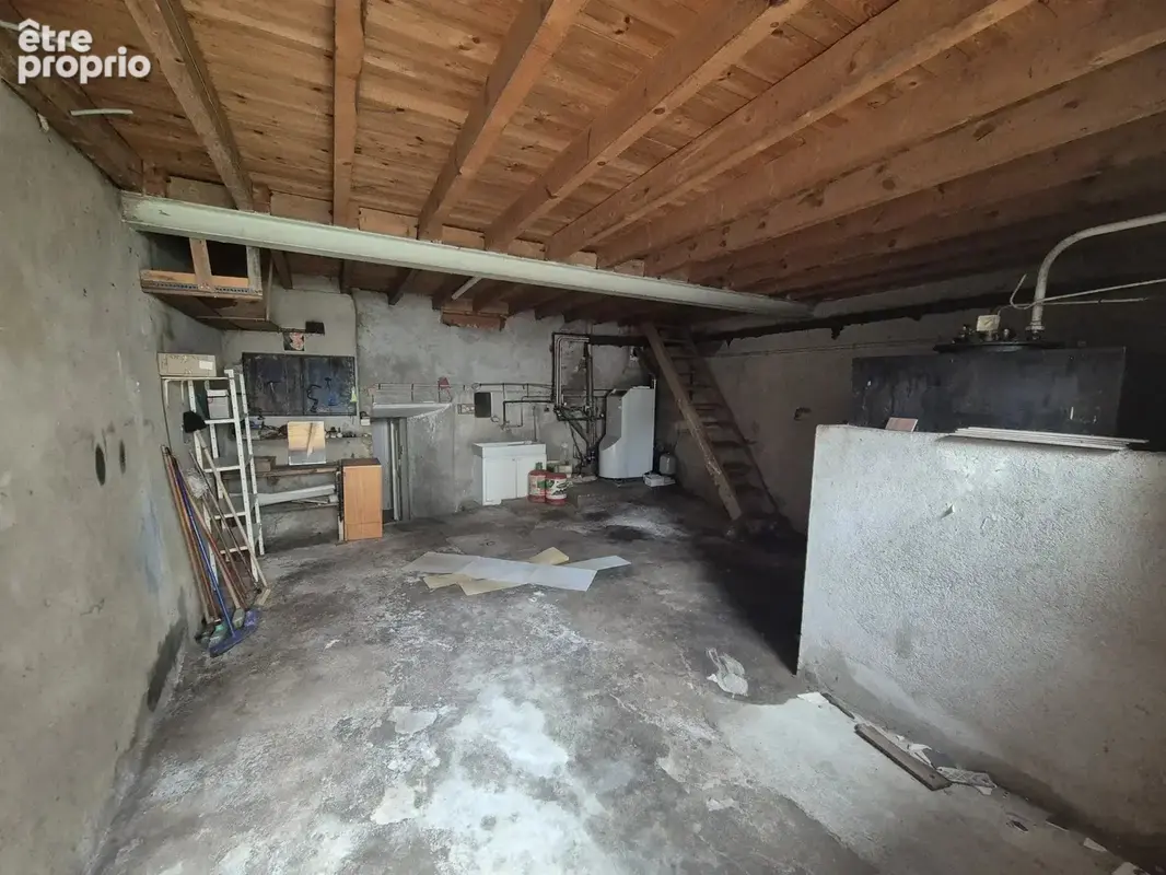 Polignac,maison de bourg sur 2 niveaux avec ascenceur - photo 8