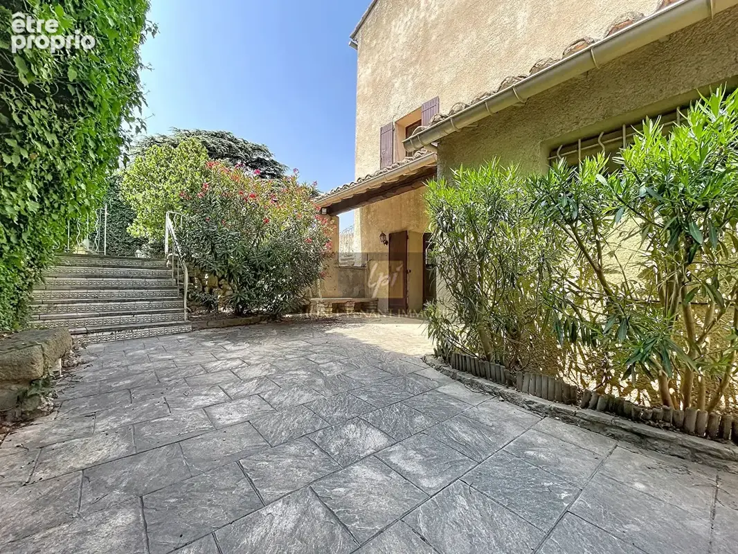 Carpentras maison de ville t4 110m2 a rafraichir avec piscine et pool house - photo 16
