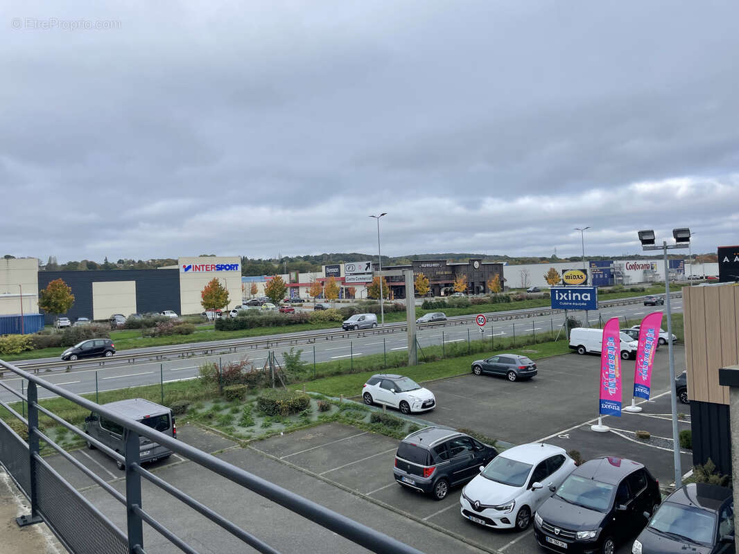 Commerce à LA CHAPELLE-SAINT-AUBIN