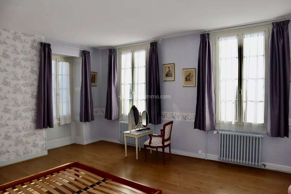 Maison à LA CHARTRE-SUR-LE-LOIR