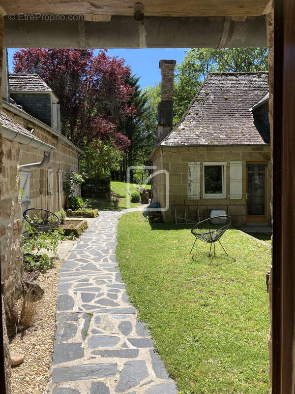Maison à CUBLAC