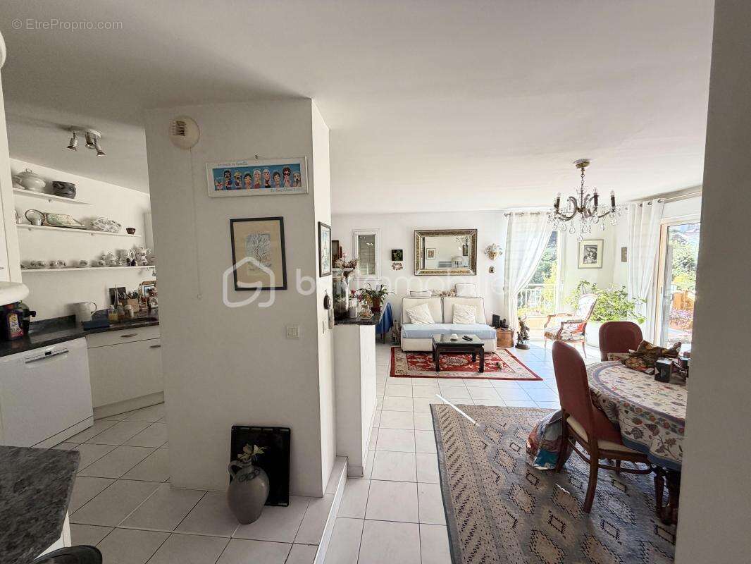 Appartement à LA CROIX-VALMER