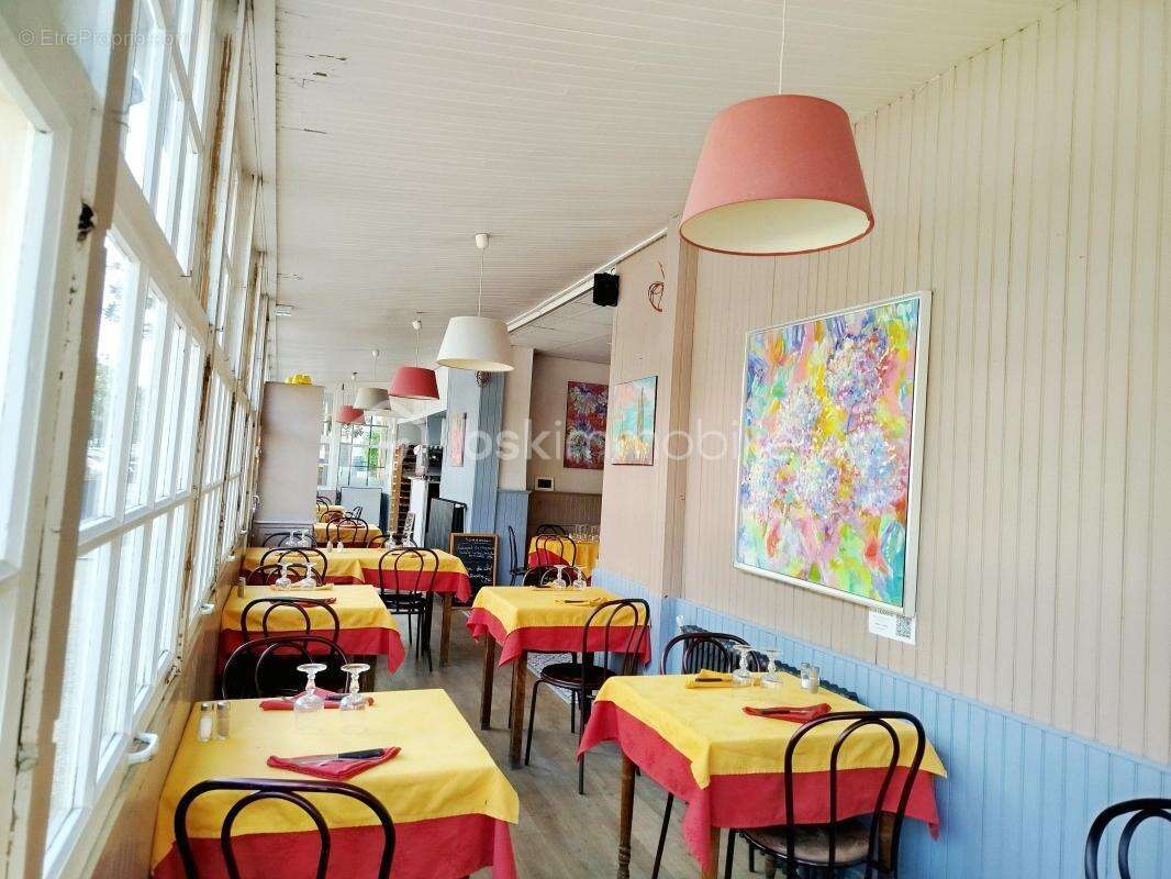 Commerce à LE PORT-MARLY