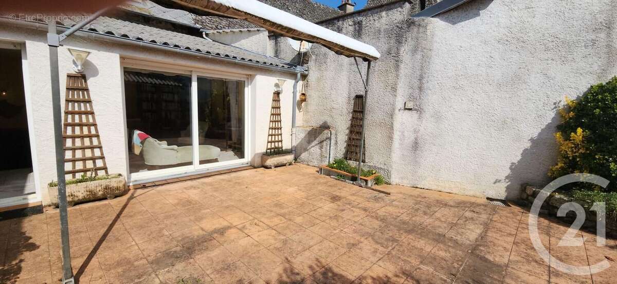 Maison à SAINT-MAMET-LA-SALVETAT