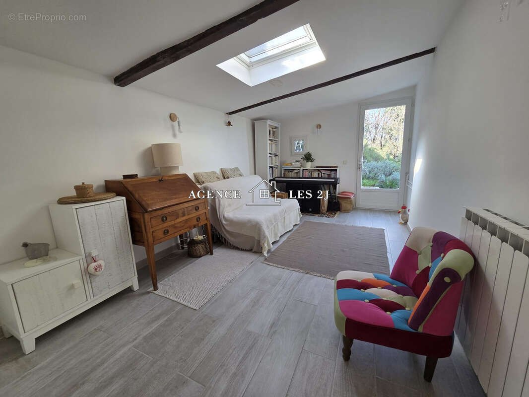 Les Caillols   Marseille 11e   Villa 6 pièces de 119 m2 avec vue dégagée - photo 13