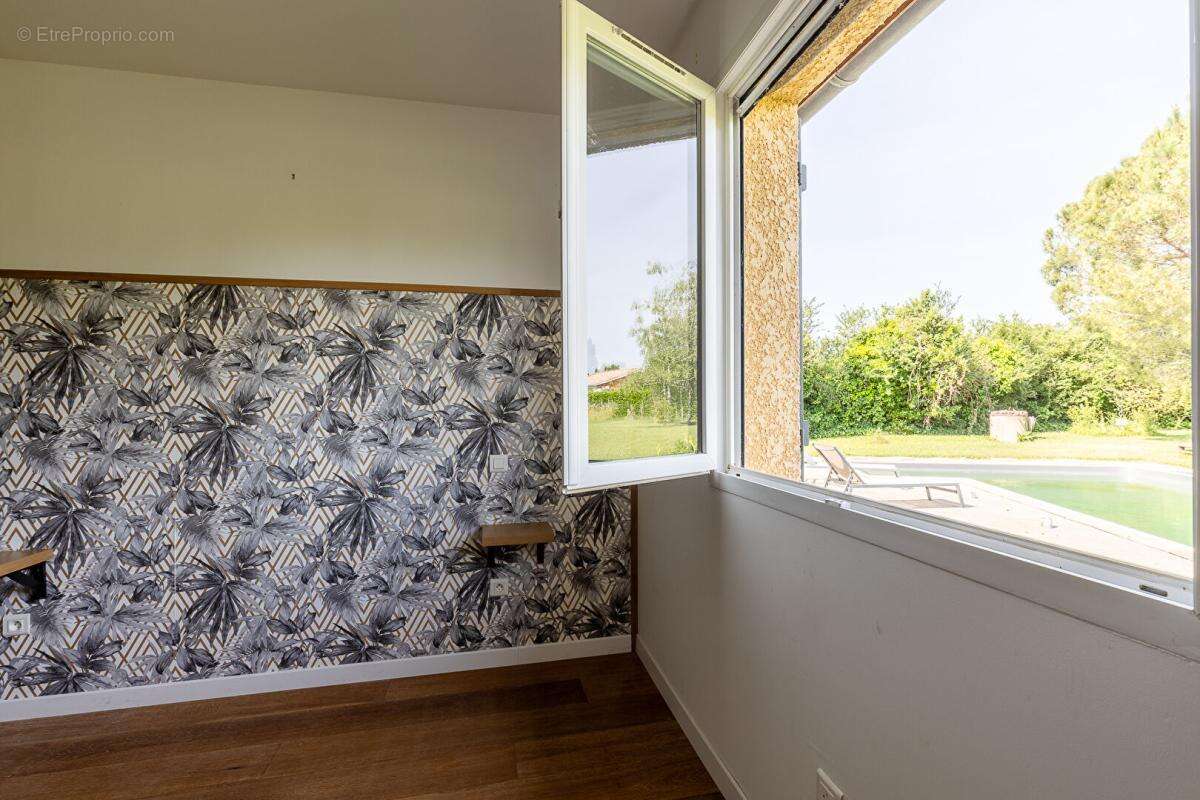 À VENDRE Villa  Plain-pied T4 de 92 m2 avec piscine à Bessières - 31660 - photo 9