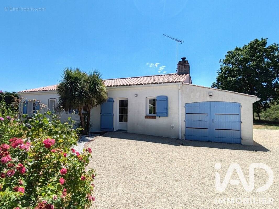 Photo 1 - Maison à SAINT-URBAIN