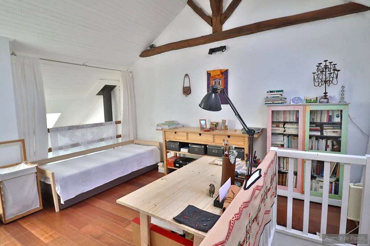 Maison à VERRIERES-LE-BUISSON