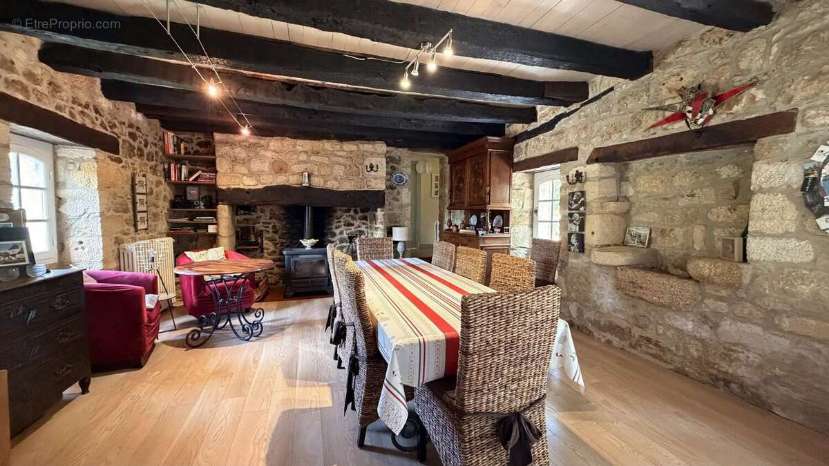 Maison à GROLEJAC