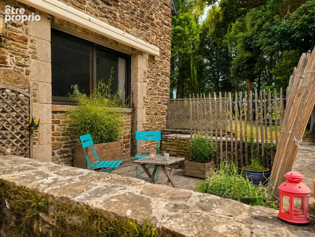 LE TREVOUX - Propriété en pierre avec maison principale, gîte indépendant et dépendances sur près d’un hectare - photo 16