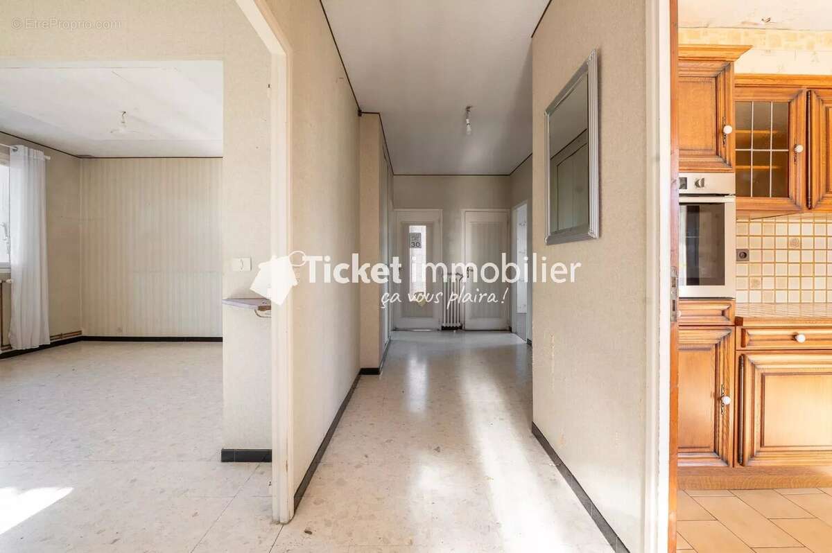  Maison 140 m² + T2 + T3 + Garage – Grand terrain 1 350m² – Saint-Paul-sur-Save - photo 6