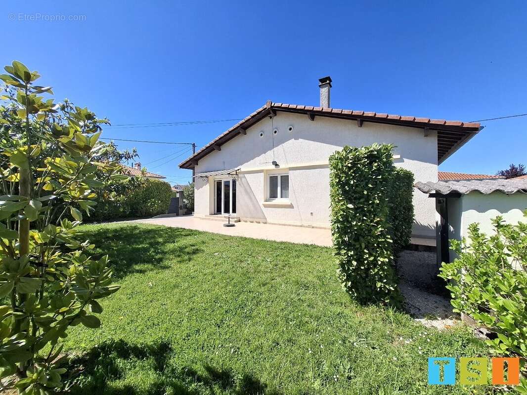 Maison à MONTREJEAU