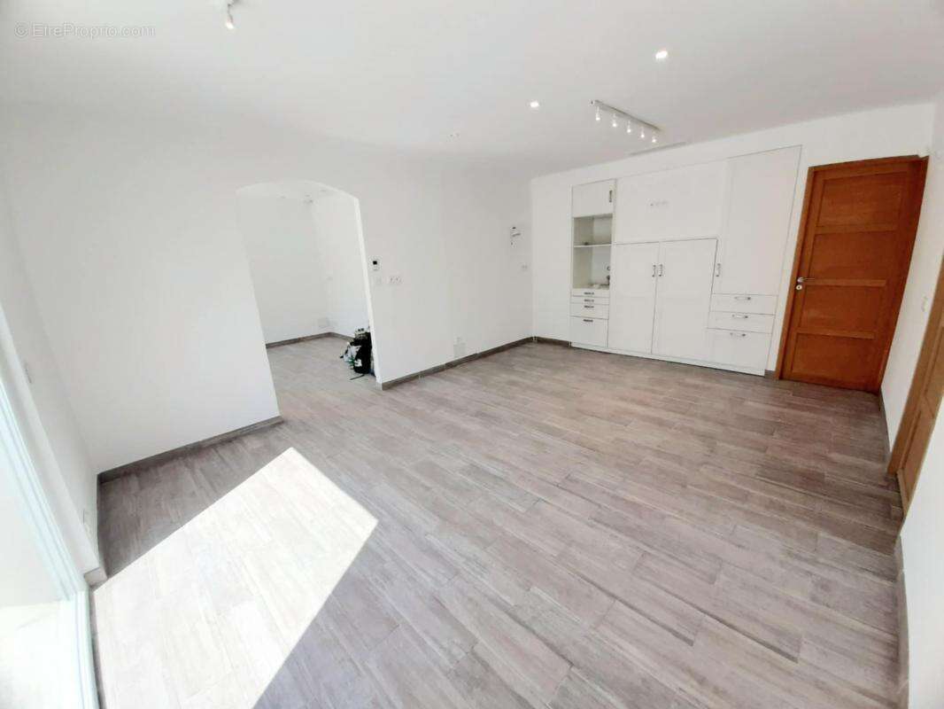 Maison à JONQUIERES