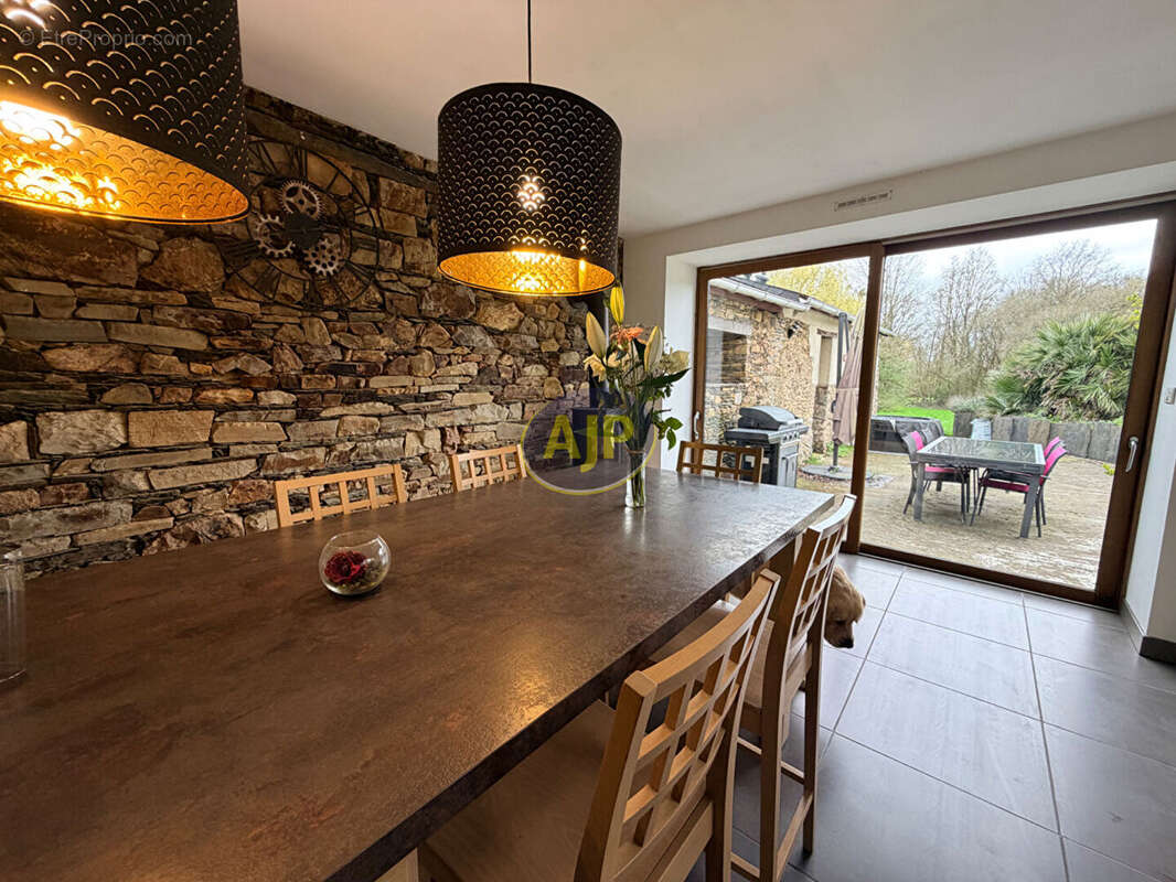 Maison à GRAND-FOUGERAY