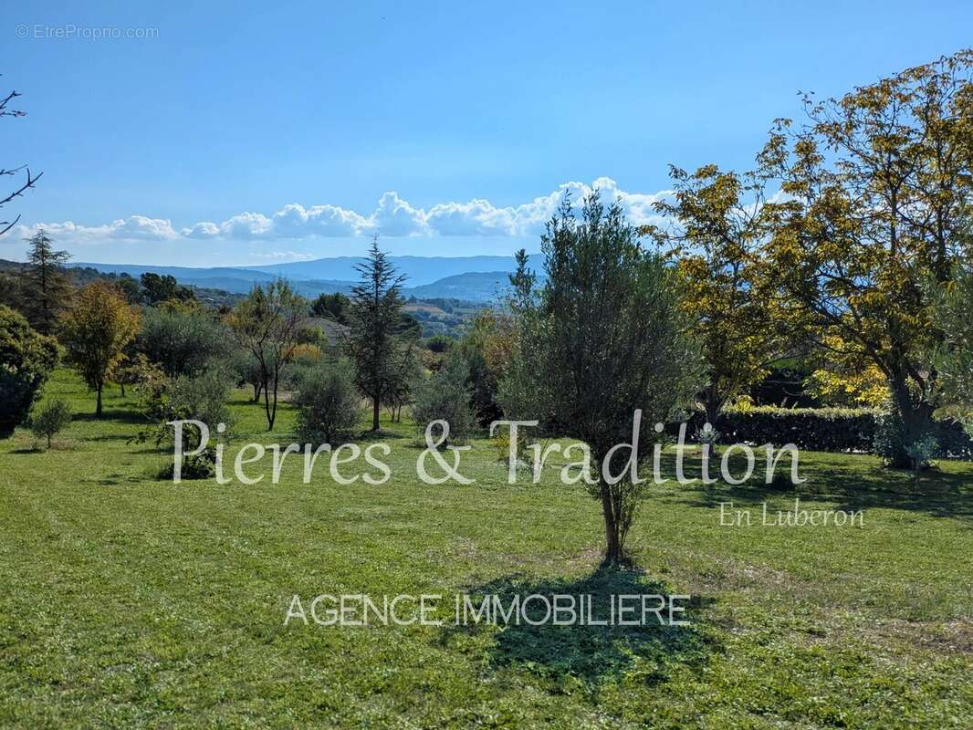 Maison à SAINT-SATURNIN-LES-APT