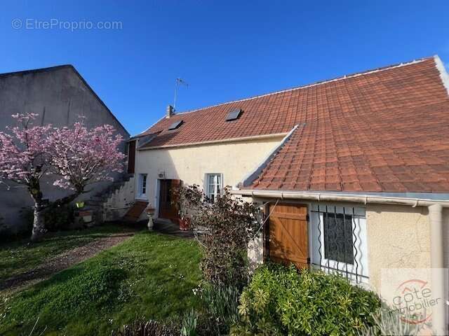 Maison à GARANCIERES-EN-BEAUCE