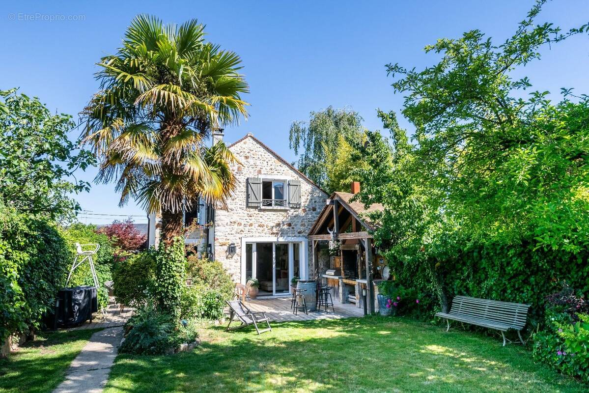Maison à MENNECY