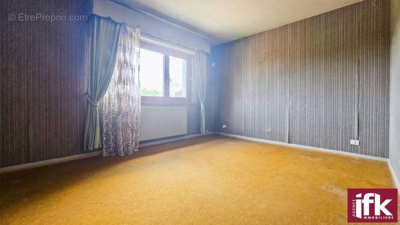 Maison à SAINTE-CROIX-EN-PLAINE