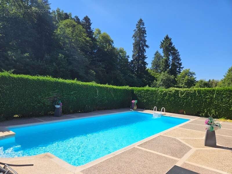 Maison à SAINT-YBARD