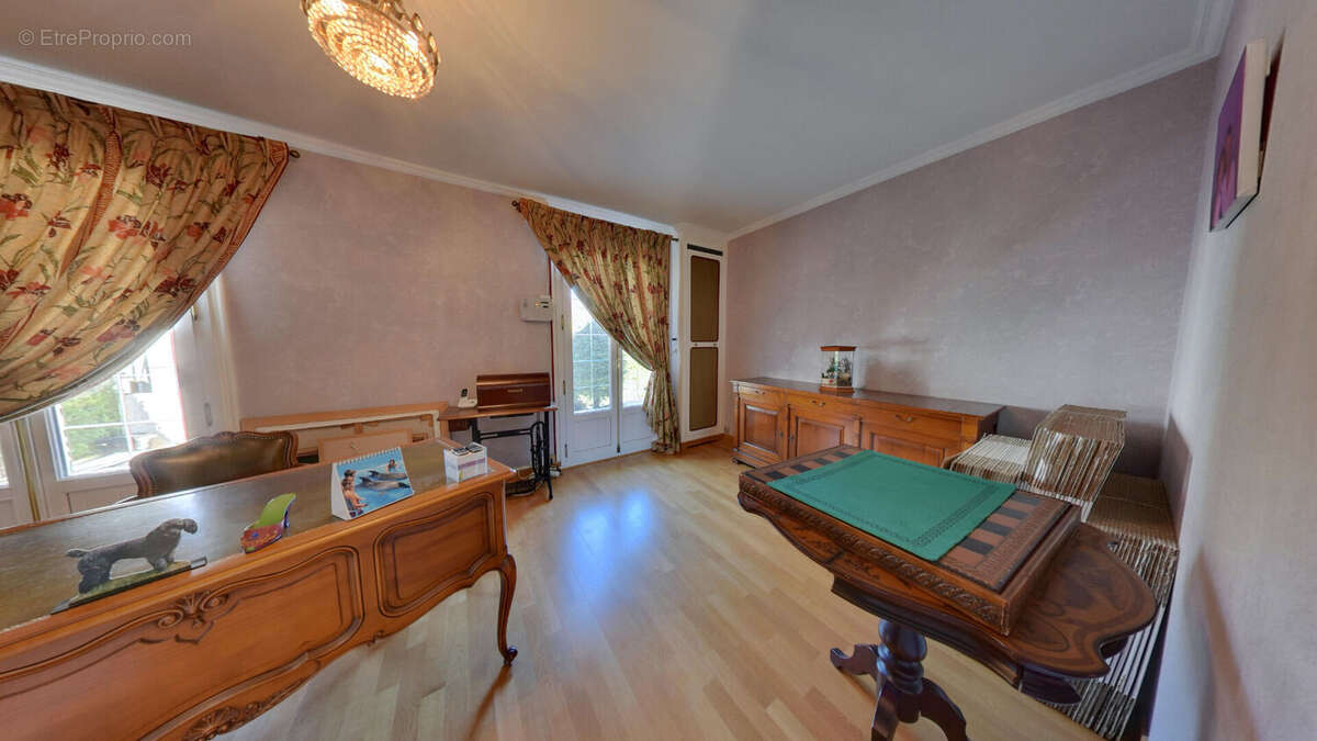 Maison à ROISSY-EN-BRIE