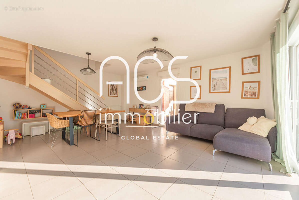 Maison à CHATEAUNEUF-LES-MARTIGUES