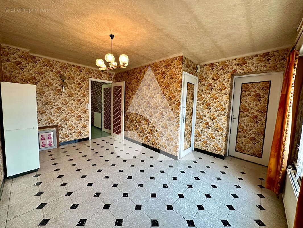 Maison à VIEUX-CONDE