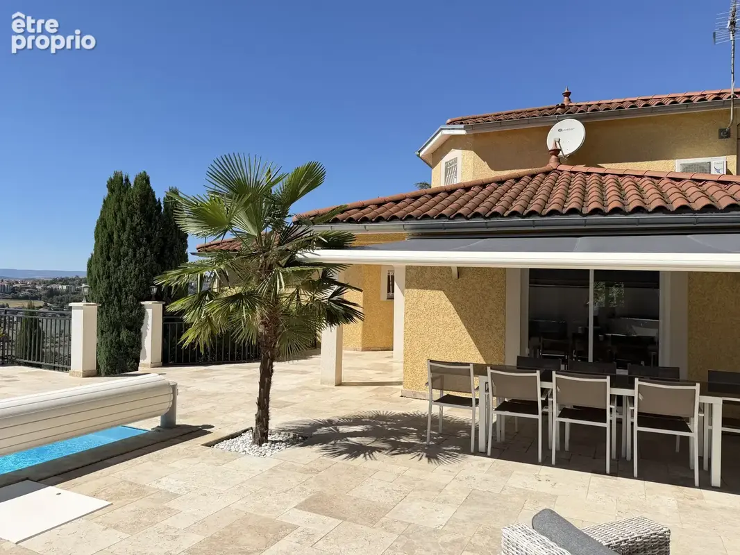 SAINT-GENEST LERPT Maison de 2004 avec piscine 450.000€ - photo 8