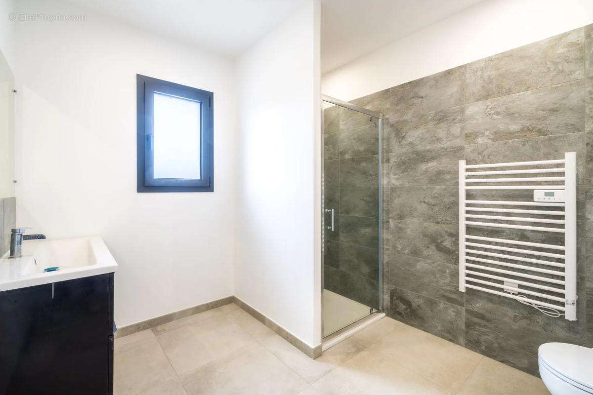 Maison à MOULES-ET-BAUCELS