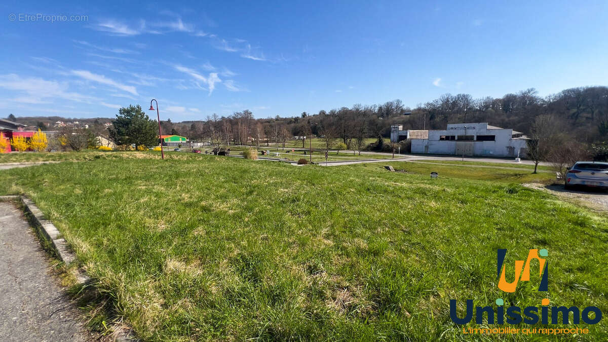 Terrain à SAINT-MAURICE-COLOMBIER