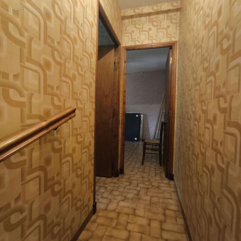 Maison  de charme en pierre avec jardin clos et parking privé - photo 37